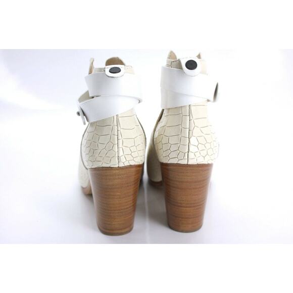 Rag & Bone Ivory Leather Harrow Ankle Booties SZ 39.5 Belted Block Heel New $550 - Picture 3 of 12
